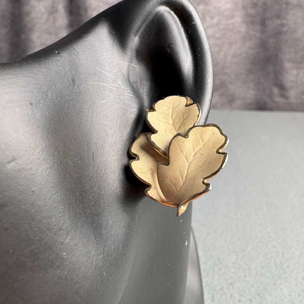 Vintage Cream Enamel Oak Leaf Clip On Earrings Gold Tone Pat 1967965 Mid Century